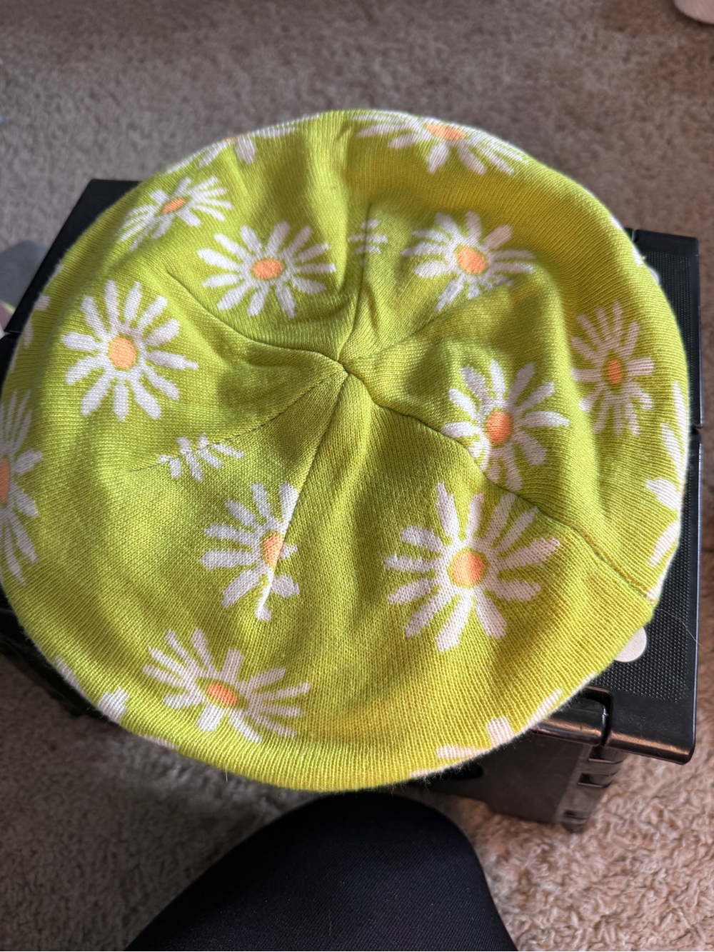 Wild Fable lime green beret with a white daisy prin